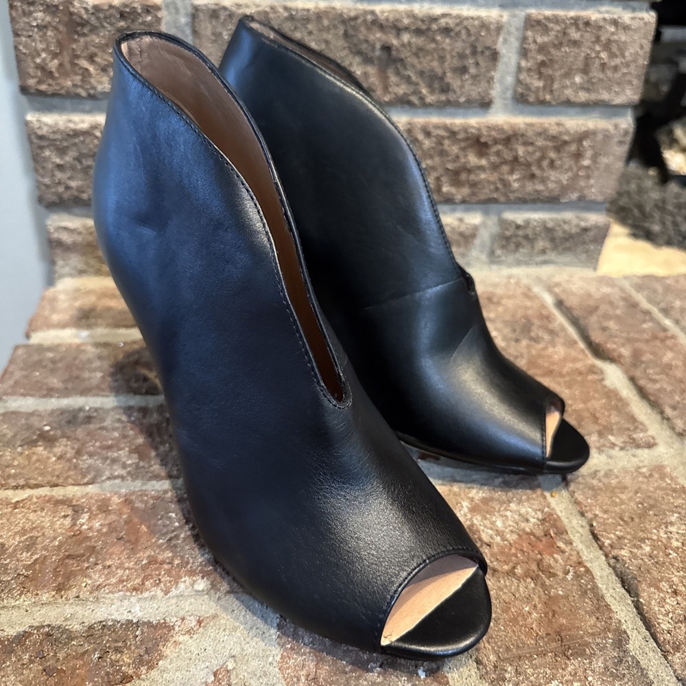 Halogen Womens Black Peep Toe Bootie Heels Size 7.5M #670